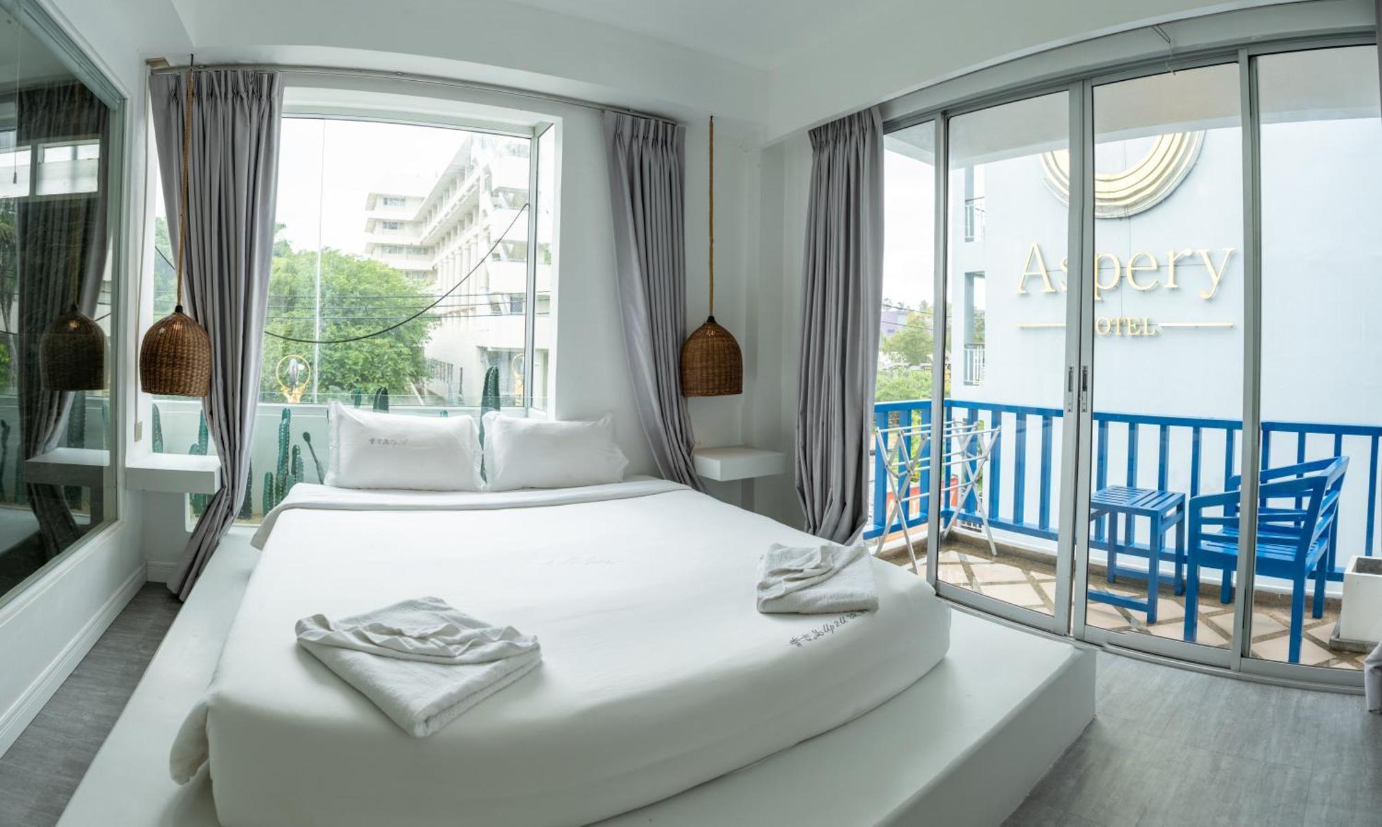 Meow Cafe & Hotel Patong Eksteriør billede